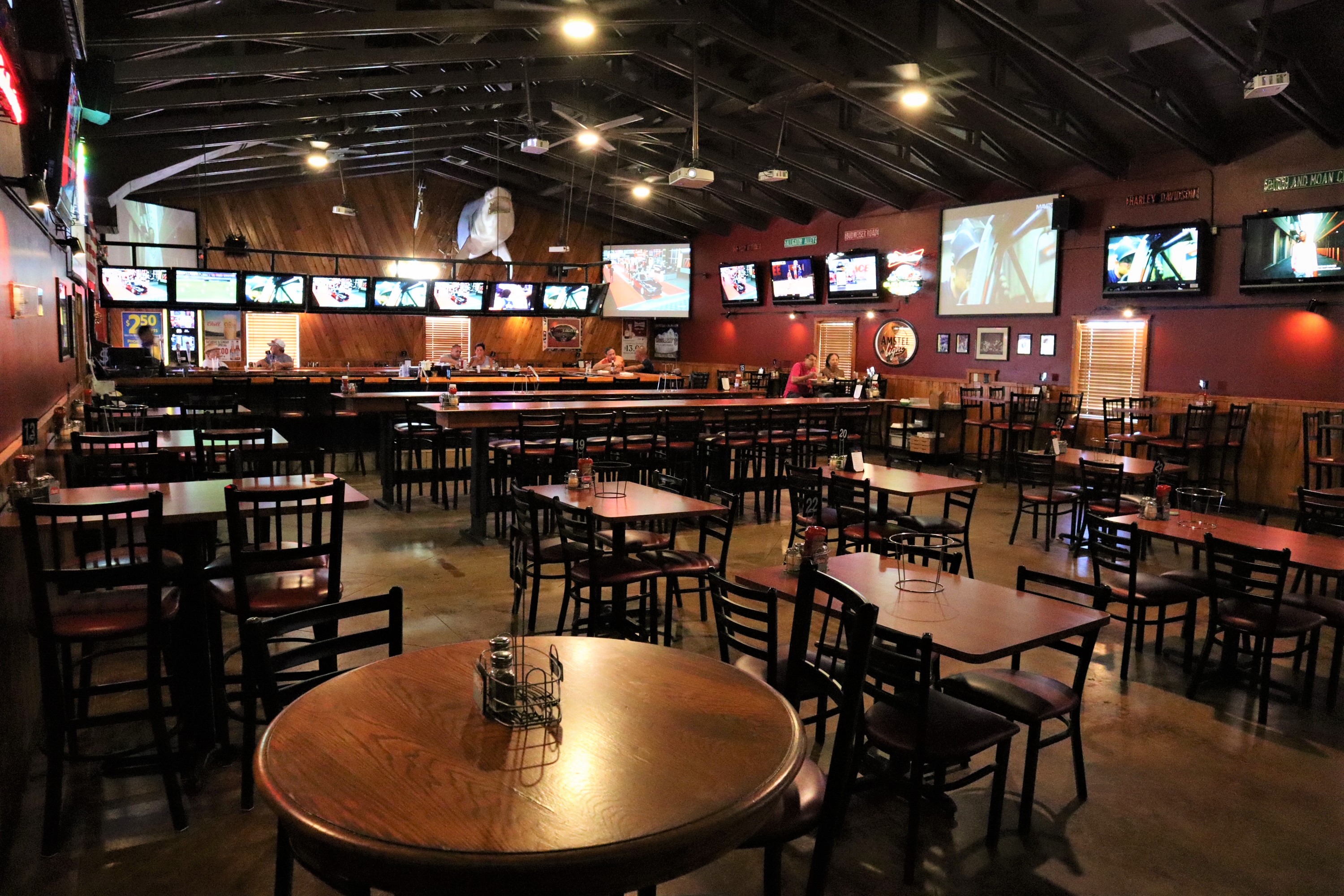 RONDAOS PIZZARIA AND SPORTS BAR | Best Sports Bars in Fort Myers